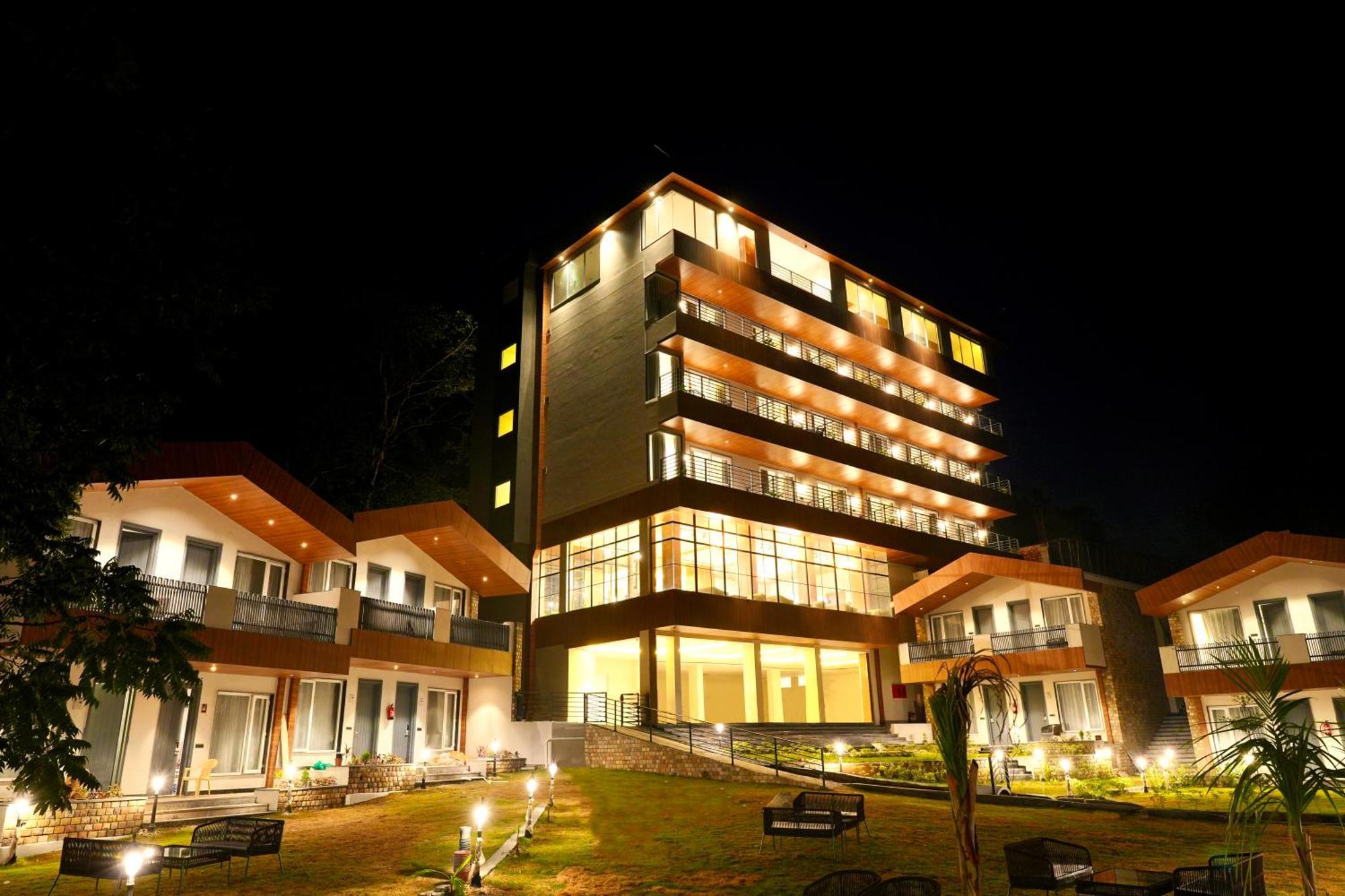 Dls Divine River Resort And Spa, Rishīkesh Esterno foto