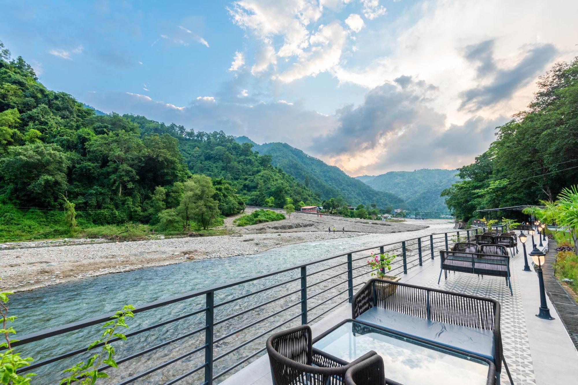 Dls Divine River Resort And Spa, Rishīkesh Esterno foto