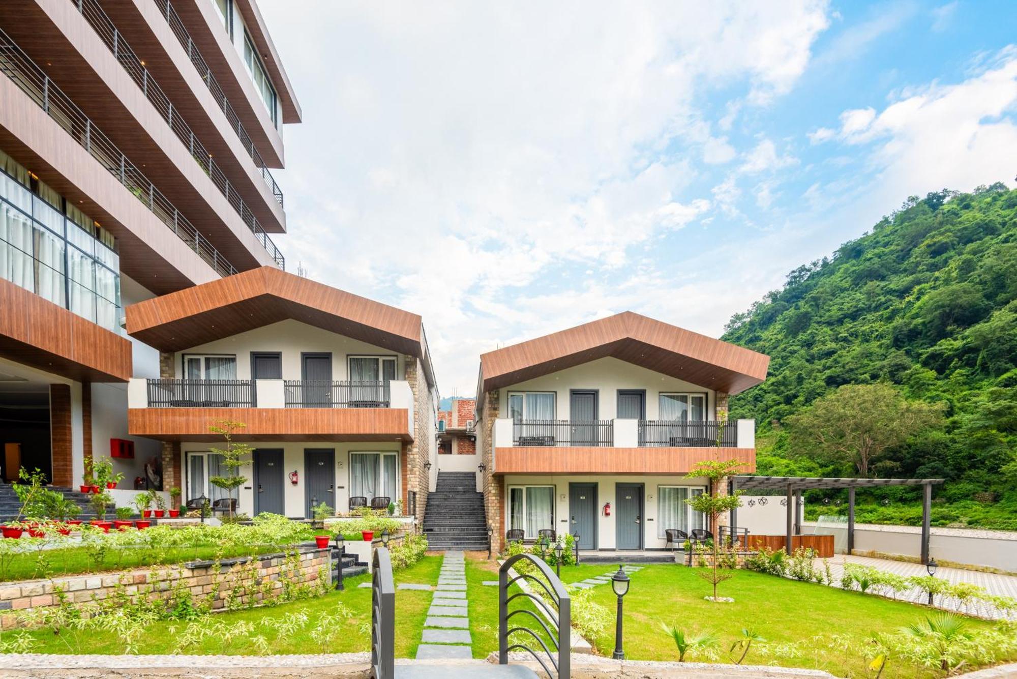 Dls Divine River Resort And Spa, Rishīkesh Esterno foto
