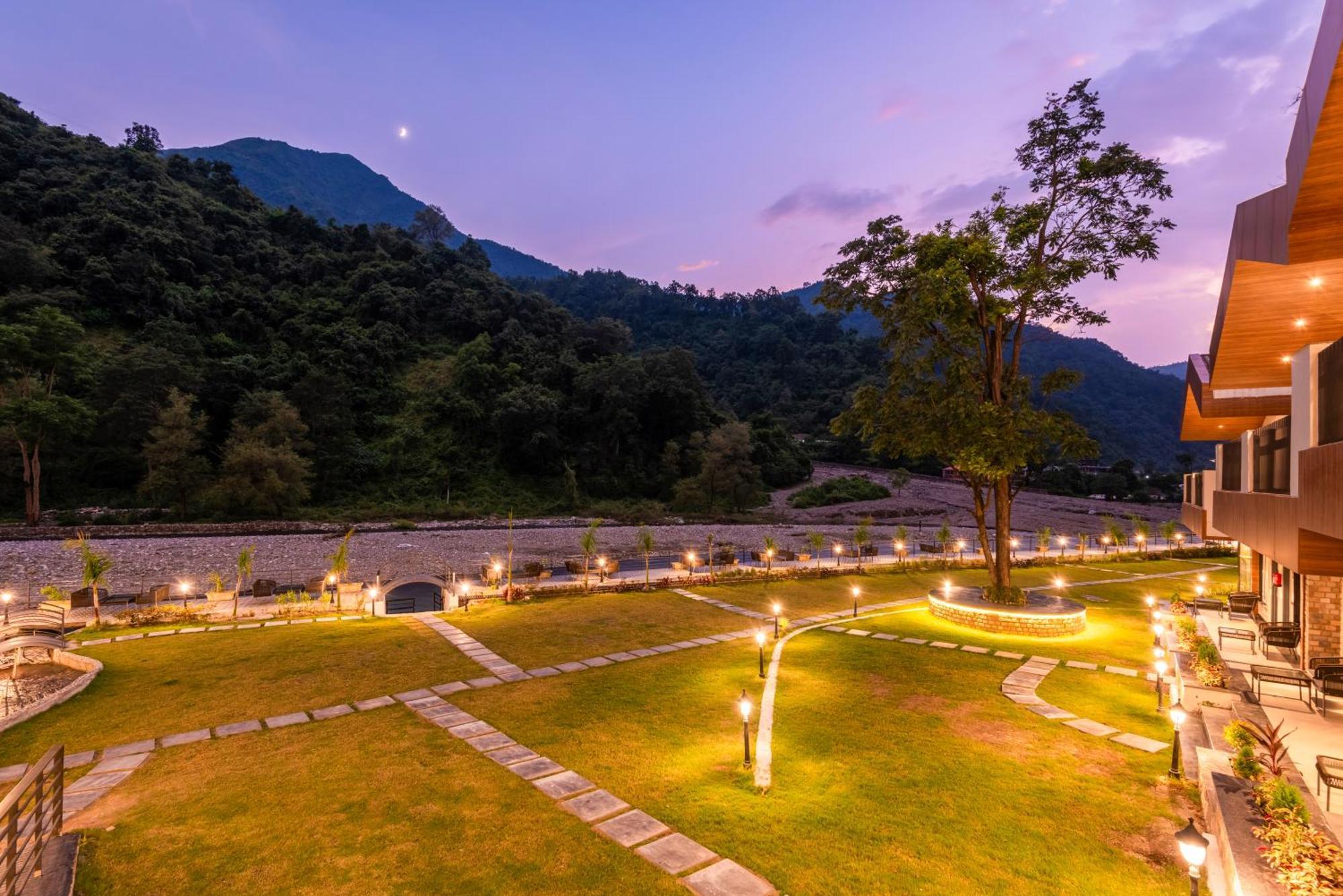 Dls Divine River Resort And Spa, Rishīkesh Esterno foto